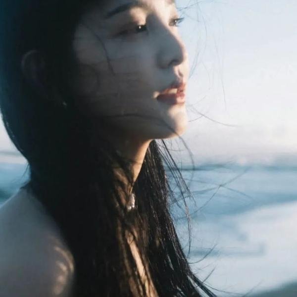 萘娅